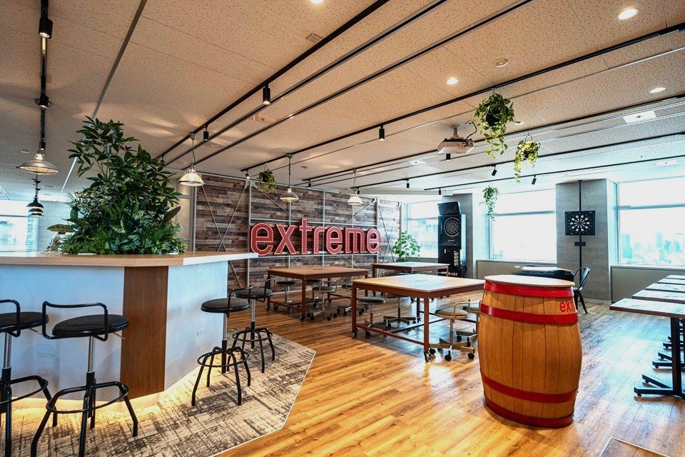 オフィス内装デザイン　エクストリーム