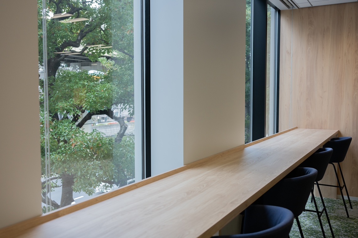 オフィス内装デザイン　カウンター席