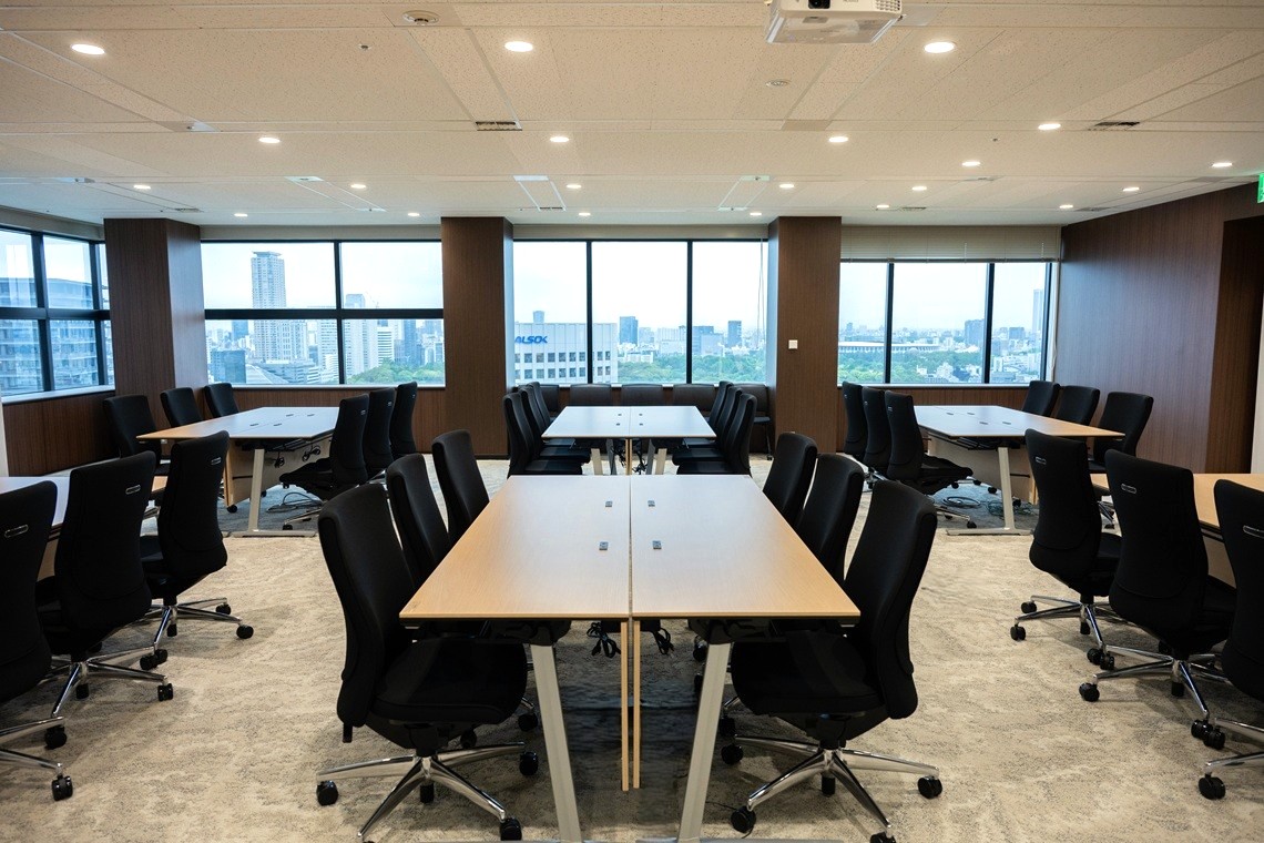 オフィス内装デザイン　会議室