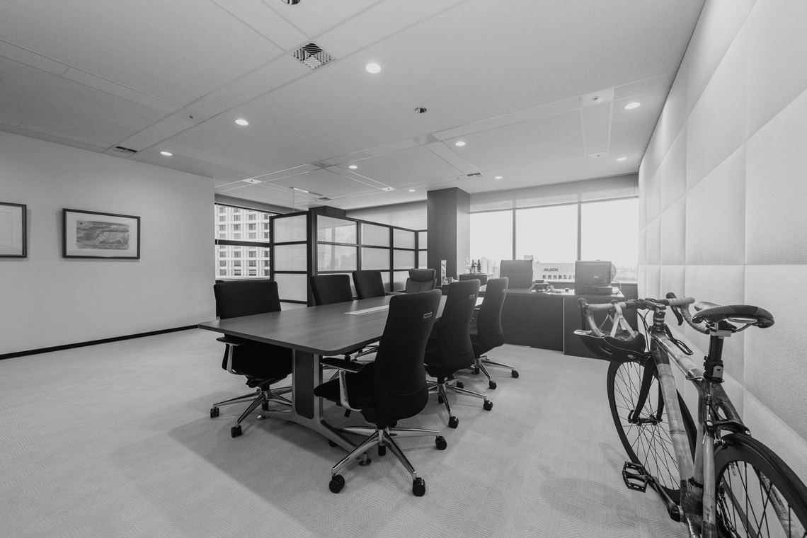 オフィス内装デザイン　会議室