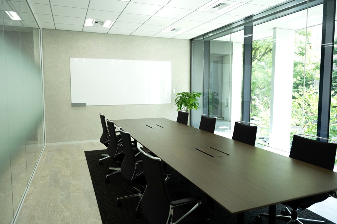 オフィス内装デザイン　会議室