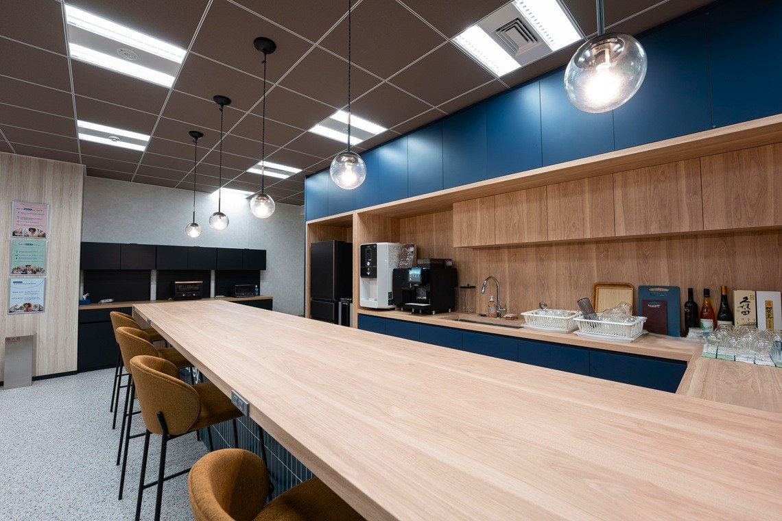 オフィス内装デザイン リフレッシュスペース キッチン