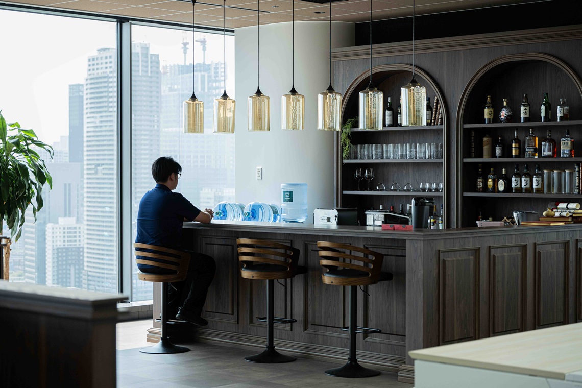 オフィス内装デザイン　バーカウンター