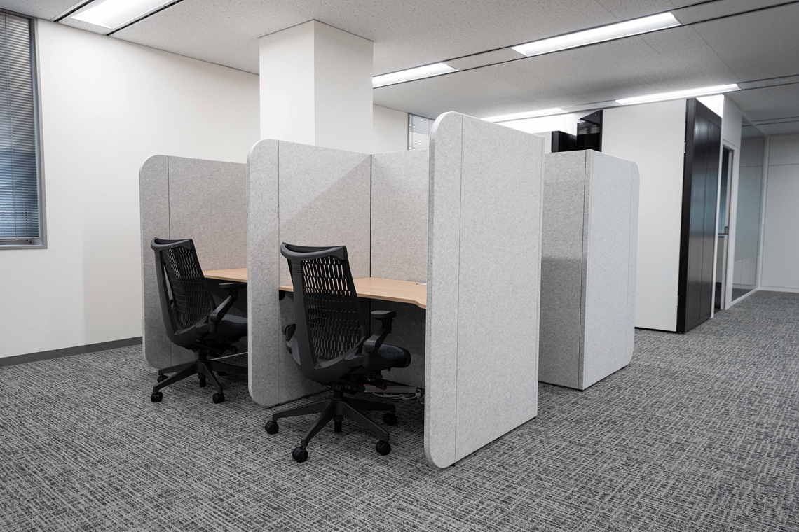 個室ブース　オフィス内装デザイン