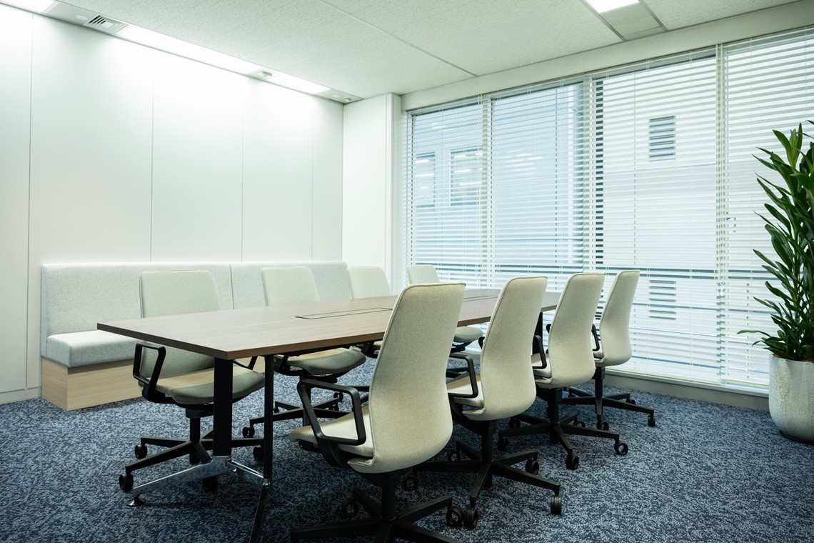 オフィス　会議室