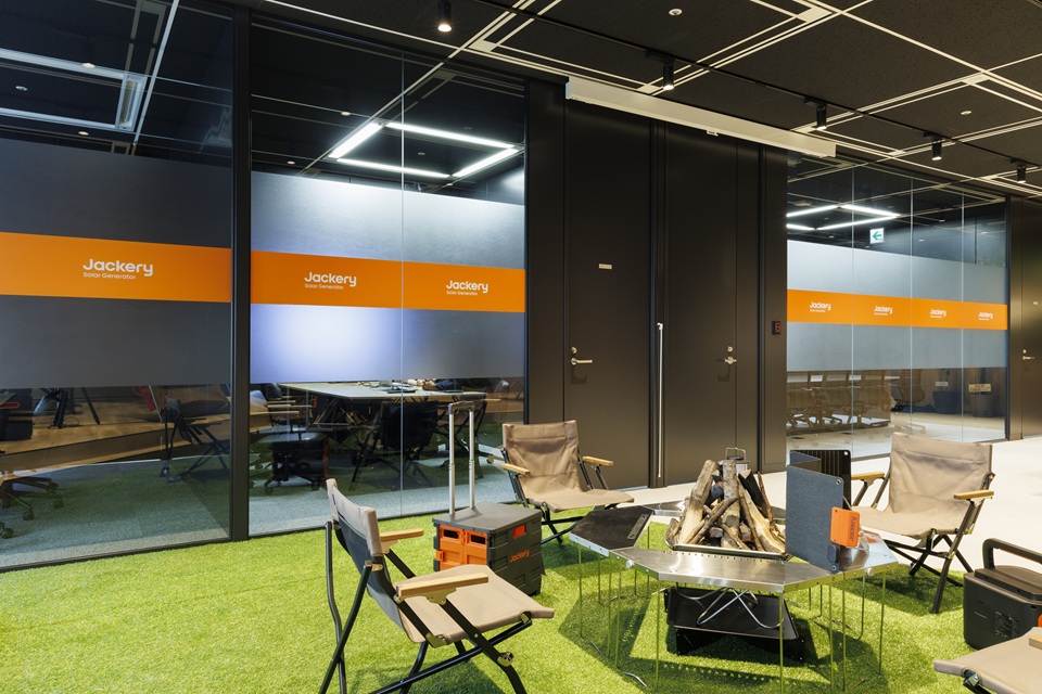 オフィスデザイン　キャンプ　