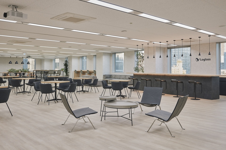 オフィスデザイン　多目的エリア