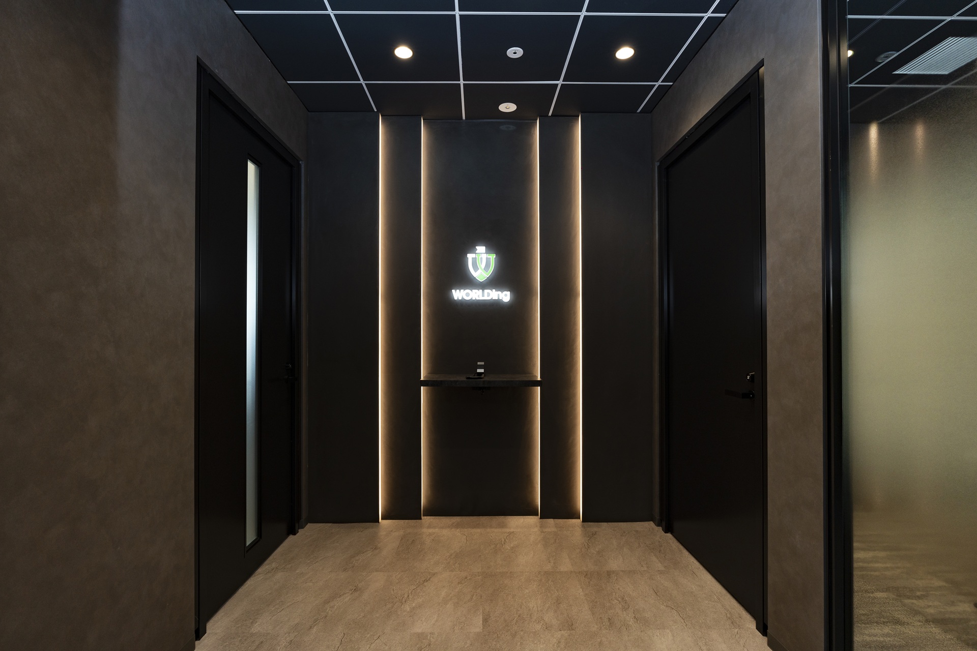 オフィスエントランス