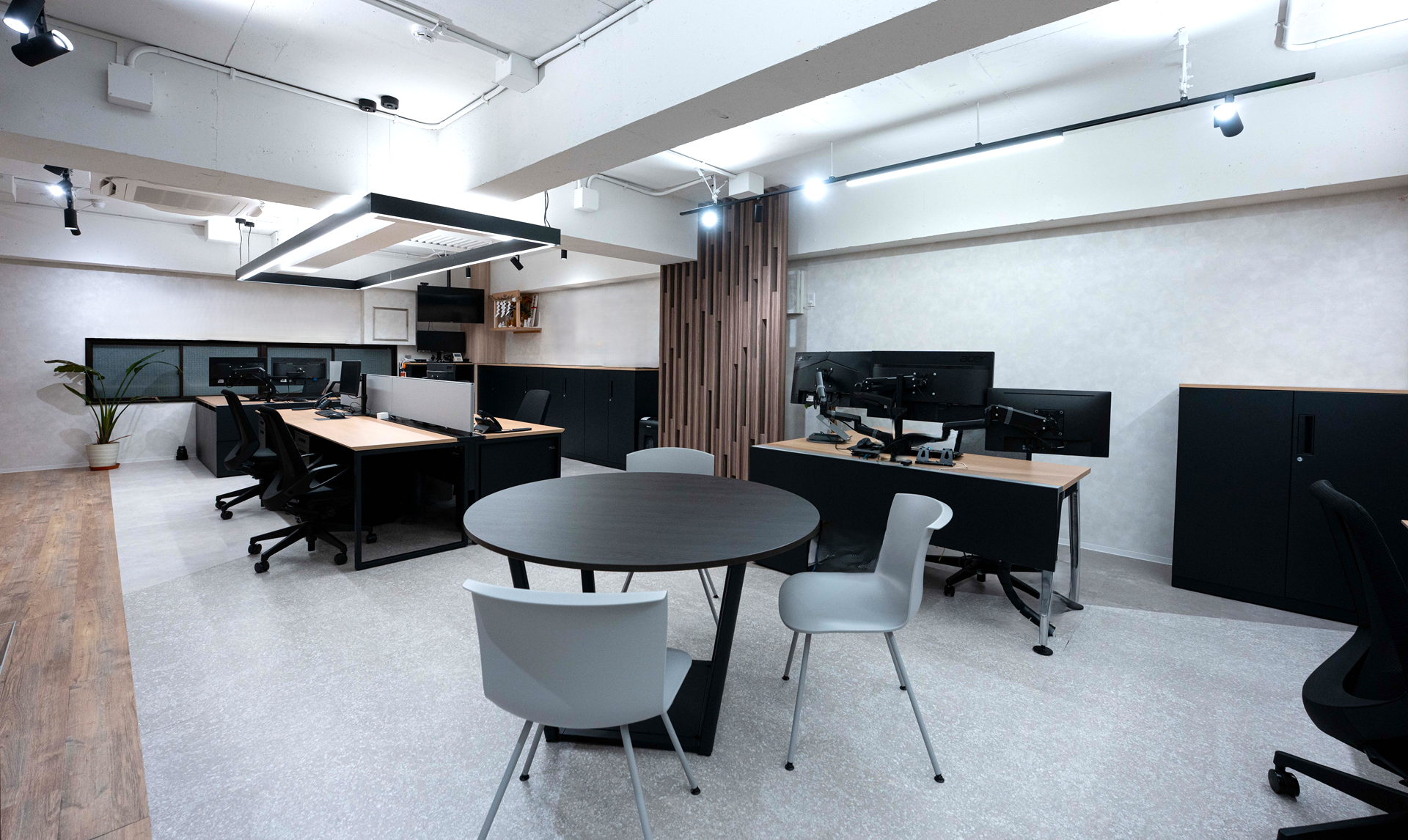 オフィス　執務室全体