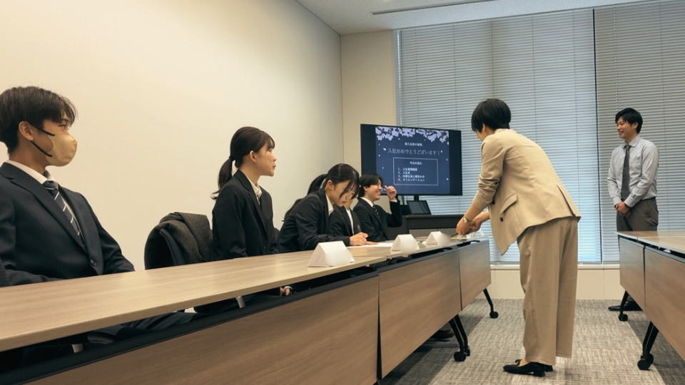 入社式　株式会社グッドライフ オフショット